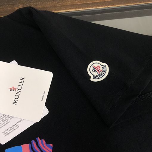 モンクレール 最新 ラウンドネック半袖Tシャツ