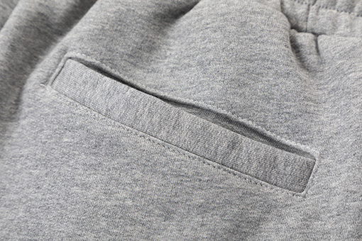 ジバンシイ クラシックなアルファベットの刺繍パンツ