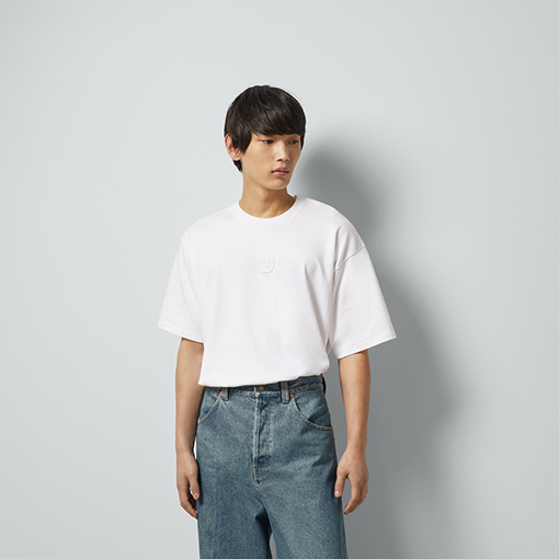 グッチ 新しい胸の刺繍文字ロゴ半袖Tシャツ