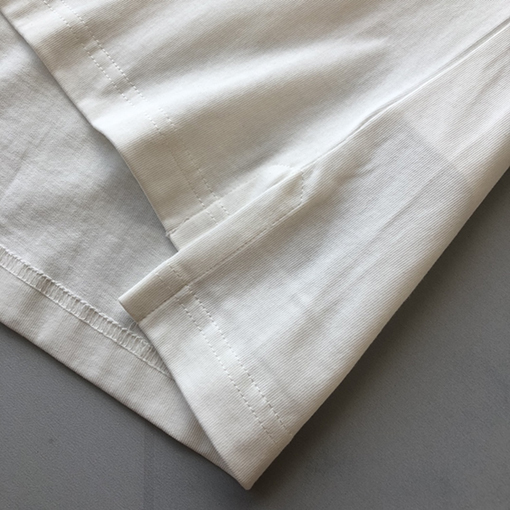 グッチ 新しい胸の刺繍文字ロゴ半袖Tシャツ