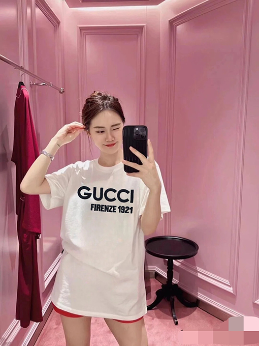 グッチ 新作アルファベット刺繍入り半袖Tシャツ