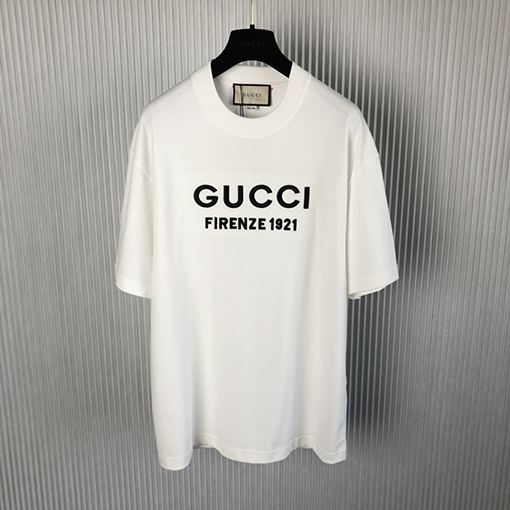 グッチ 新作アルファベット刺繍入り半袖Tシャツ