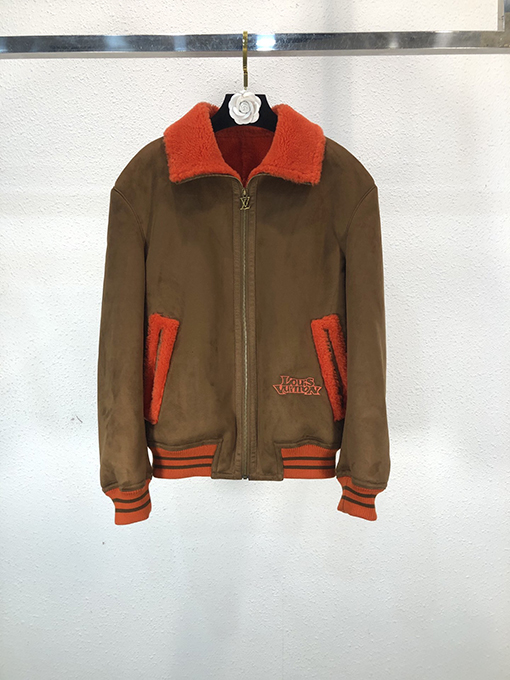 ルイヴィトン  ウールのジャケットLouis Vuitton 刺繍ロゴ