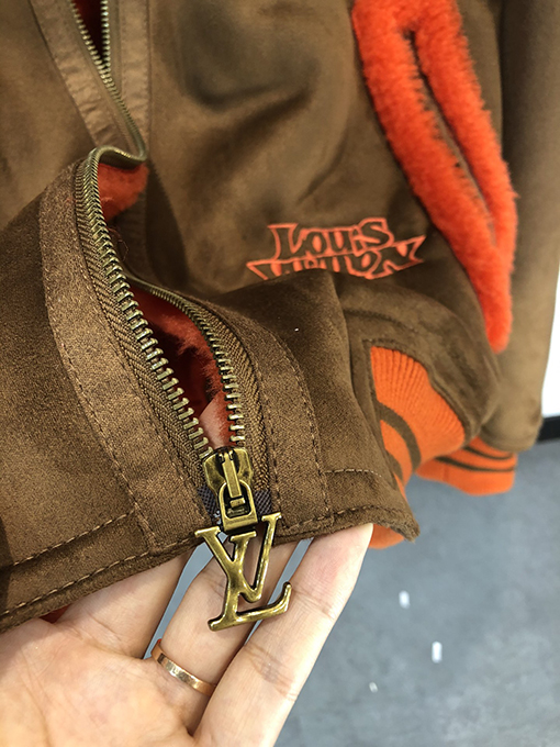 ルイヴィトン  ウールのジャケットLouis Vuitton 刺繍ロゴ
