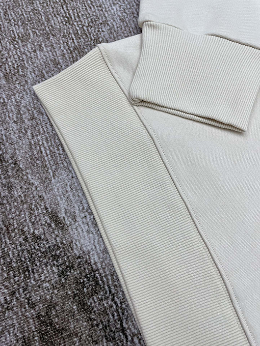 アミリ プリント柄のクルーネックパーカー