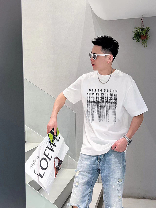 マルタンマルジェラ  グラデーションアルファベットロゴ男女兼用半袖tシャツ