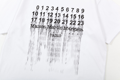マルタンマルジェラ  グラデーションアルファベットロゴ男女兼用半袖tシャツ
