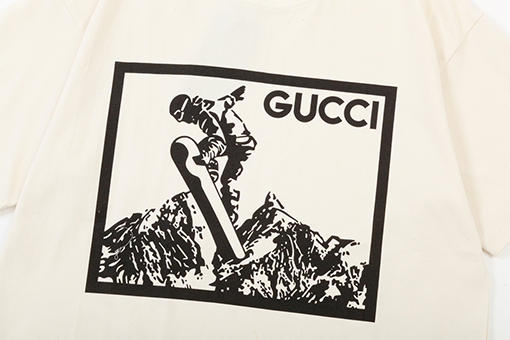 グッチ 雪山ロゴ ユニセックス 半袖Tシャツ