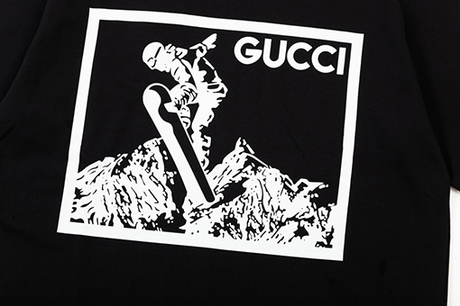 グッチ 雪山ロゴ ユニセックス 半袖Tシャツ