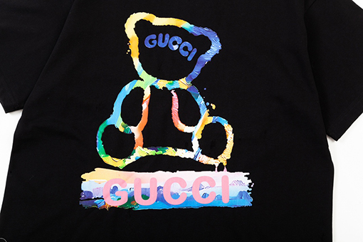 グッチ 新しいアルファベットロゴ男女同款半袖tシャツ