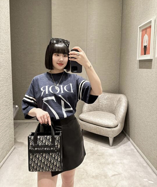 ディオール 新しい47文字ロゴプリント半袖Tシャツ
