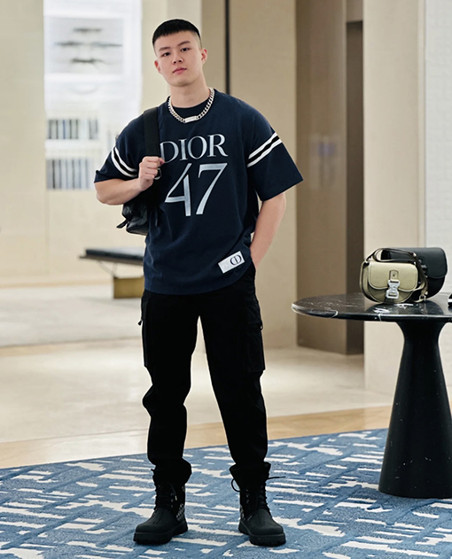 ディオール 新しい47文字ロゴプリント半袖Tシャツ