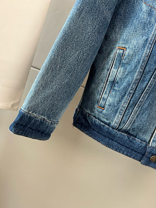 グッチ 新しい両面デニムジャケット