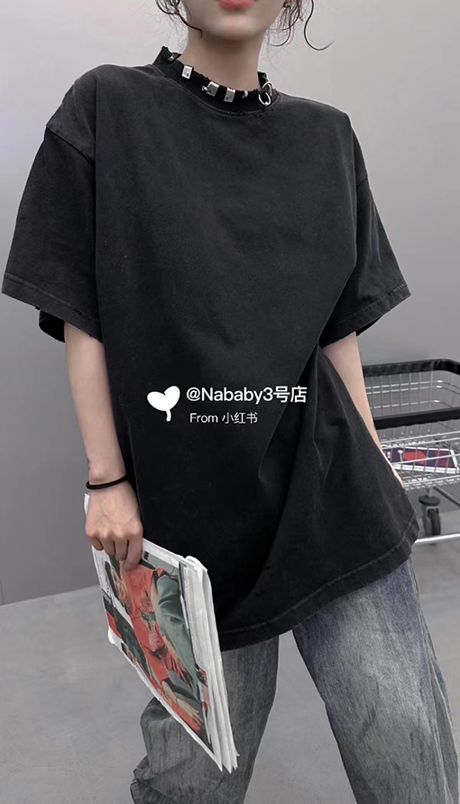 バレンシアガネックライン メタル レタリング 半袖Tシャツ