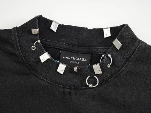 バレンシアガネックライン メタル レタリング 半袖Tシャツ