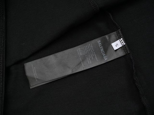 バレンシアガネックライン メタル レタリング 半袖Tシャツ