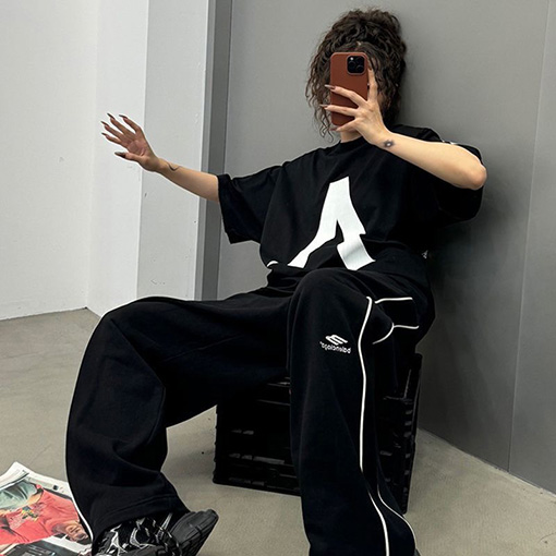 バレンシアガポップ プリント アーカイブ コラボレーション 半袖 Tシャツ