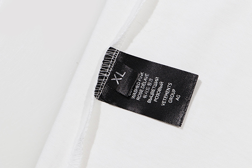 ヴェトモン半袖Tシャツ 楽しめる汎用性の高いデザイン