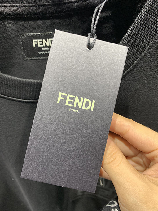 フェンディファスナーポケット半袖ティーシャツ