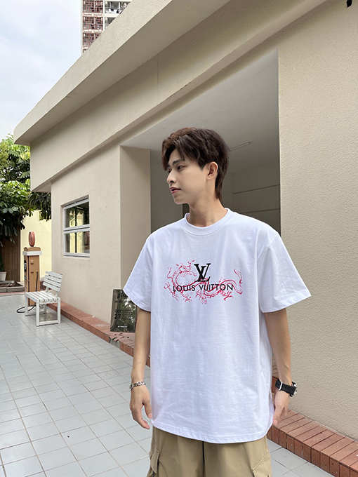 ルイヴィトンのドラゴンプリント半袖Tシャツ