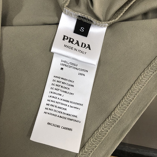 プラダ半袖Tシャツpradaロゴ