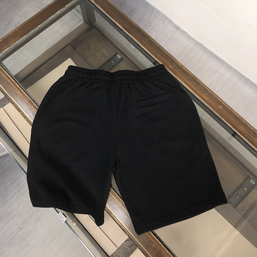 モンクレール ロゴバッジ ショート パンツ