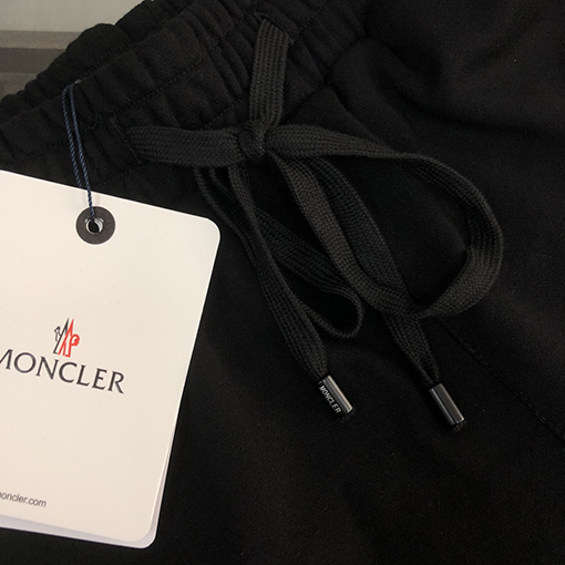 モンクレール ショート パンツ 両サイド レッド ホワイト ブルー ライン