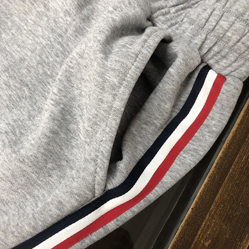モンクレール ボトムス 両サイド レッド ホワイト ブルー ライン ハーフパンツ