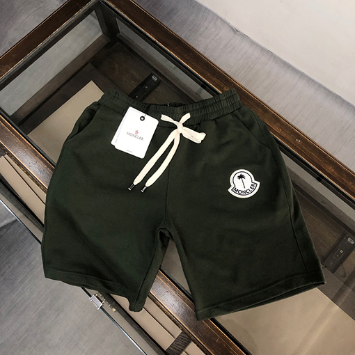 モンクレール ショートパンツ バッジ ロゴ