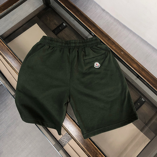 モンクレール シンプル バッジロゴ   ハーフパンツ
