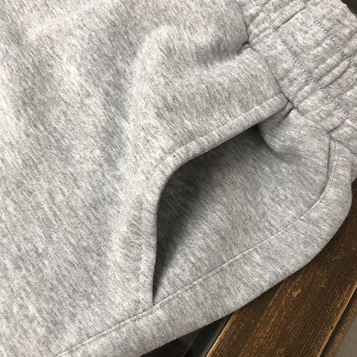 モンクレール シンプル バッジロゴ   ハーフパンツ