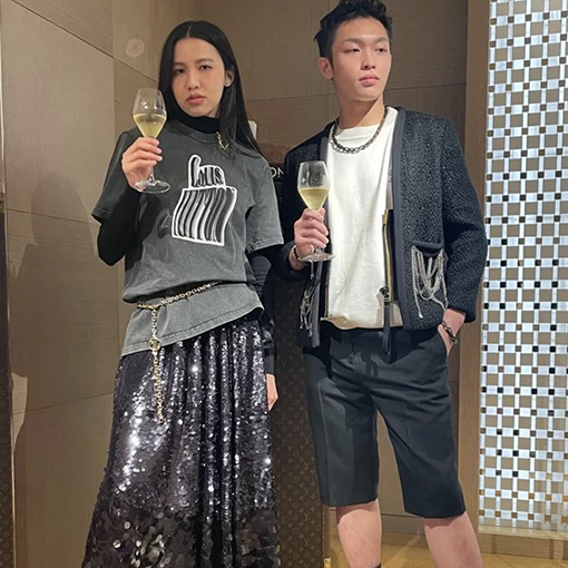 ルイヴィトン抽象ロゴプリント半袖Tシャツ