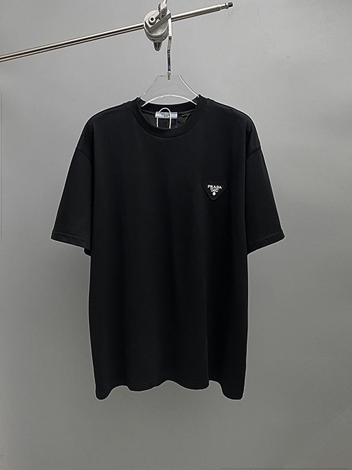 プラダ シルクトライアングルロゴデコレーションTシャツ