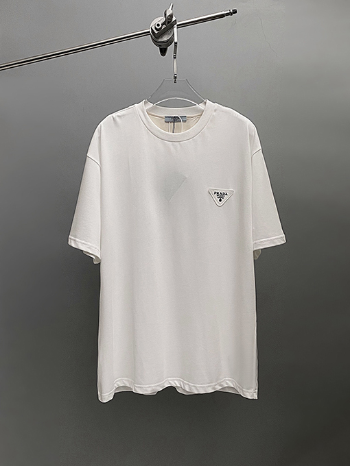 プラダ シルクトライアングルロゴデコレーションTシャツ