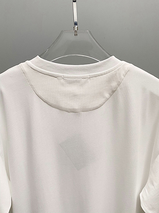プラダ シルクトライアングルロゴデコレーションTシャツ