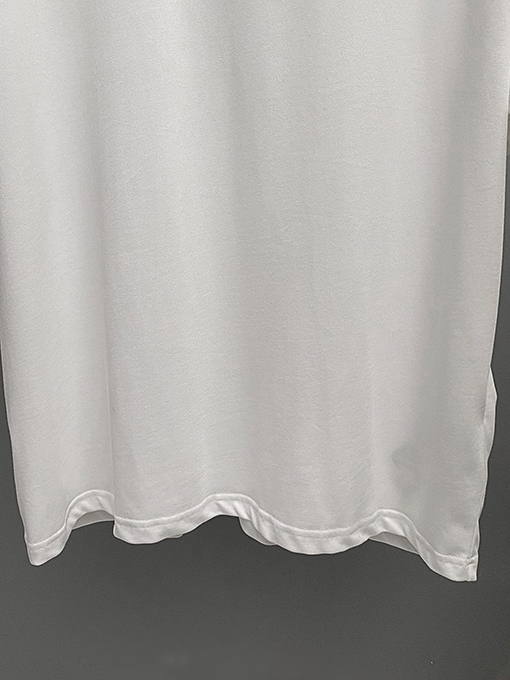 プラダ シルクトライアングルロゴデコレーションTシャツ