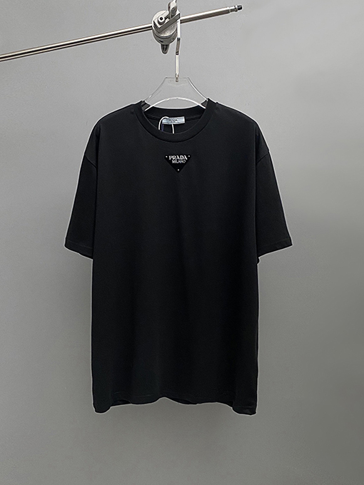 プラダ トライアングルファブリックデコレーションクルーネックTシャツ