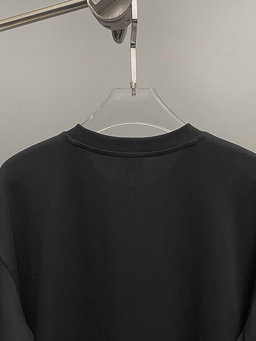 プラダ トライアングルファブリックデコレーションクルーネックTシャツ