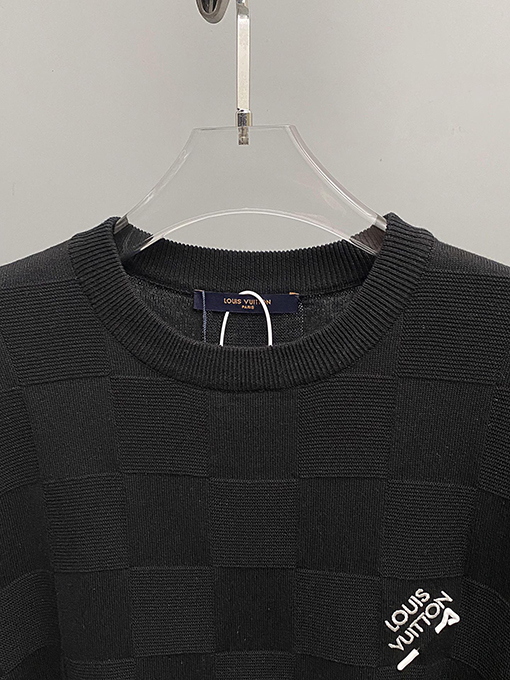 ルイヴィトンチェック柄刺繍クルーネックニット