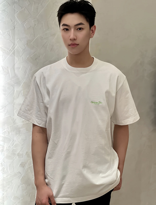 ディオール  ロゴ刺繍半袖Tシャツ