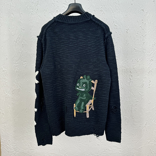 ディオール 龍年限定パンチング刺繍ニット