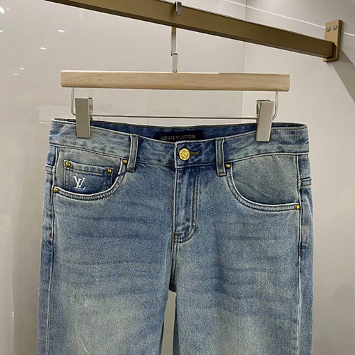 ルイヴィトン デニムパンツ 後ろロゴプリント