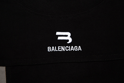 バレンシアガ イニシャルパッチ 半袖Tシャツ