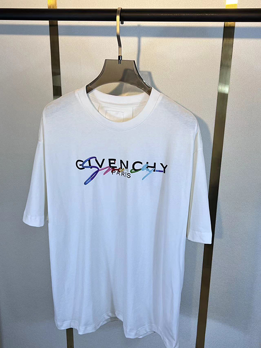 ジバンシィクラシックな立体文字の虹色プリント刺繍Tシャツ