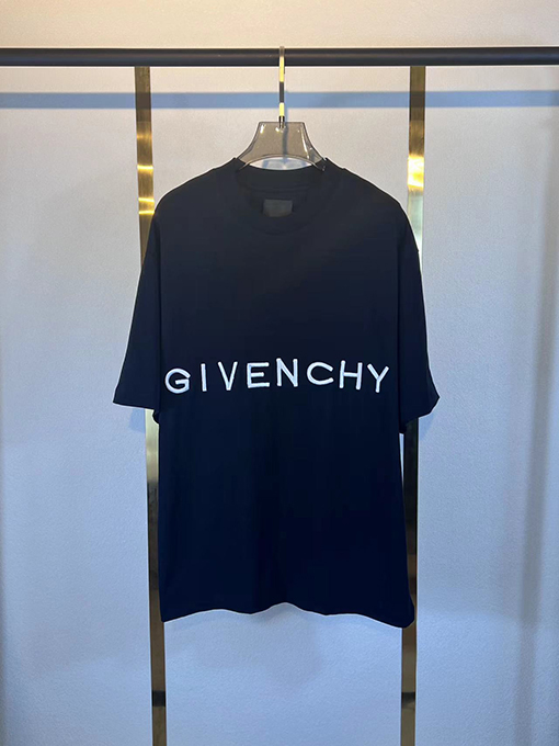 ジバンシィ立体文字刺繍Tシャツ