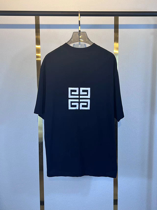 ジバンシィ立体文字刺繍Tシャツ