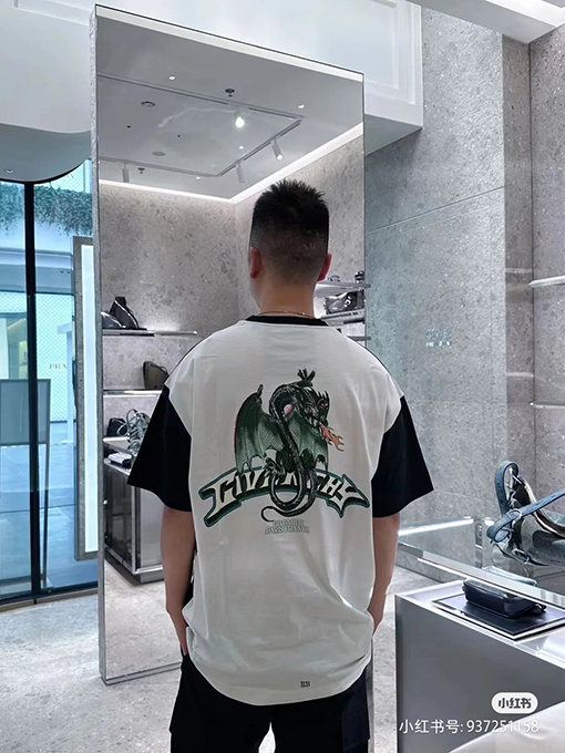 ジバンシィドラゴンイヤーのダブルカラー半袖Tシャツ
