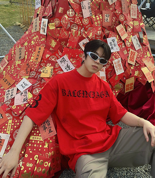バレンシアガ サンスクリットインクジェット破壊半袖Tシャツ