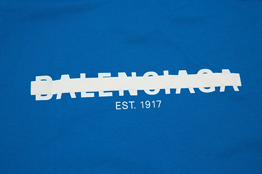 バレンシアガ隠しレタリング半袖Tシャツ