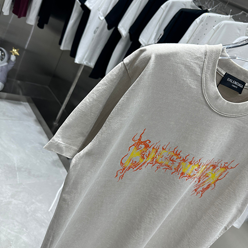 バレンシアガ スノーフレークプリントカスタム半袖Tシャツ